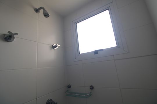 Banheiro de apartamento para alugar com 2 quartos, 46m² em Vila Emir, São Paulo