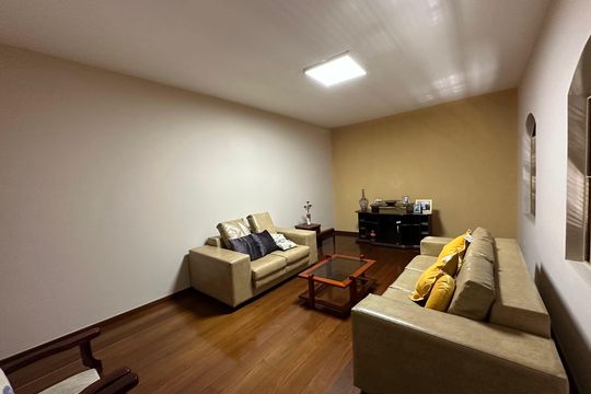 Casa para alugar com 4 quartos, 360m² em Alto Caiçaras, Belo Horizonte