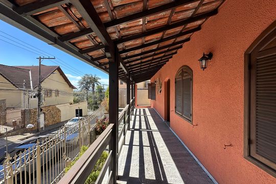 Casa à venda com 4 quartos, 360m² em Alto Caiçaras, Belo Horizonte