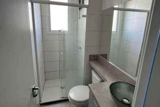 Banheiro de apartamento à venda com 2 quartos, 55m² em Centro, Canoas