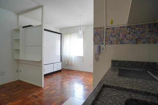 Cozinha de kitnet/studio à venda com 1 quarto, 33m² em Jardim Dona Leopoldina, Porto Alegre