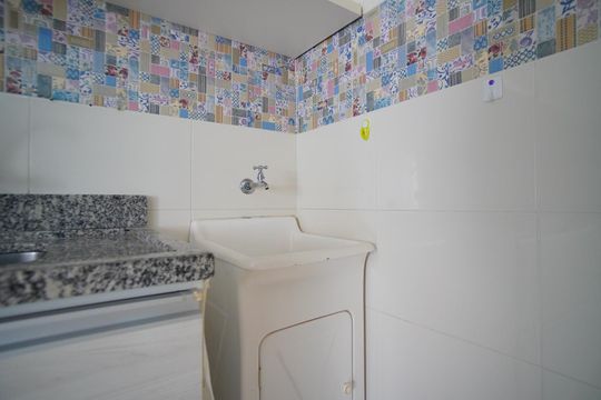 Cozinha e Área de Serviço de kitnet/studio à venda com 1 quarto, 33m² em Jardim Dona Leopoldina, Porto Alegre