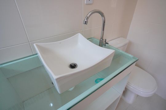 Banheiro Social de kitnet/studio à venda com 1 quarto, 33m² em Jardim Dona Leopoldina, Porto Alegre