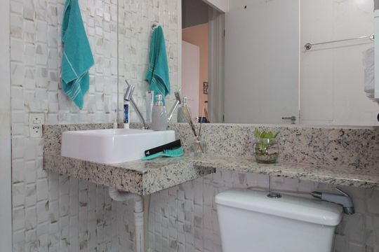 Banheiro Social de apartamento à venda com 2 quartos, 43m² em Trevo, Belo Horizonte
