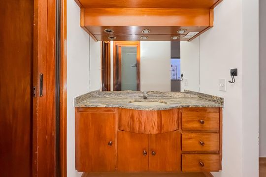 Banheiro de apartamento à venda com 1 quarto, 39m² em Vila Mariana, São Paulo