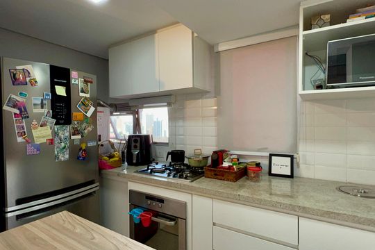 Cozinha de apartamento para alugar com 1 quarto, 60m² em Pinheiros, São Paulo