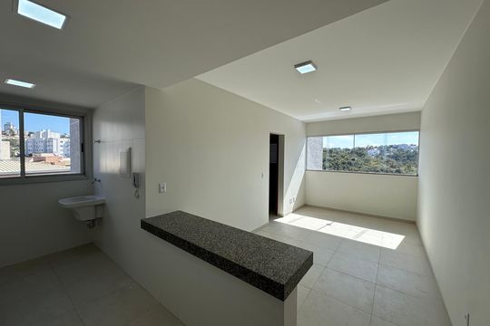 Apartamento à venda com 2 quartos, 86m² em Morro do Confisco, Contagem