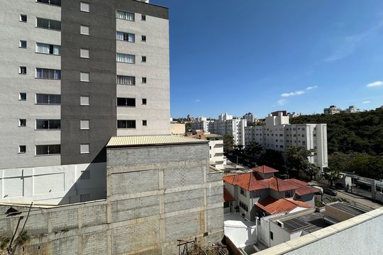 Apartamento à venda com 2 quartos, 86m² em Morro do Confisco, Contagem