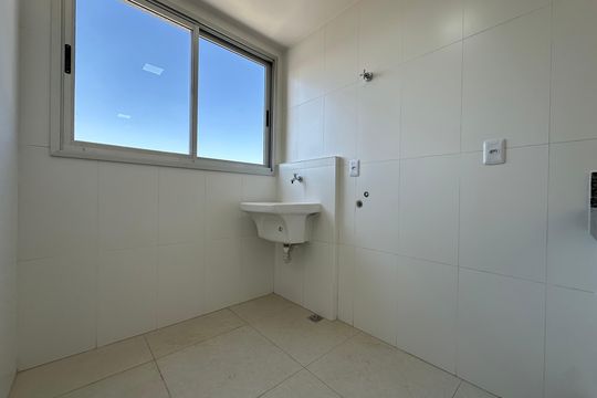 Apartamento à venda com 2 quartos, 86m² em Morro do Confisco, Contagem