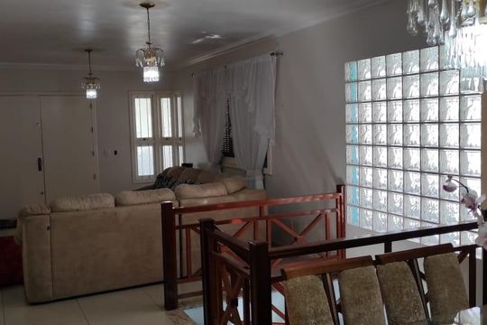 Casa para alugar com 3 quartos, 1100m² em Rondônia, Novo Hamburgo