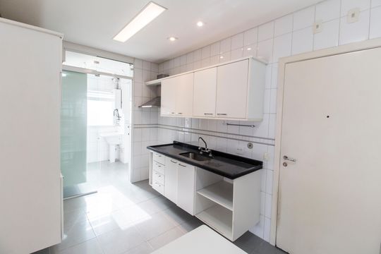 Cozinha de apartamento à venda com 3 quartos, 139m² em Tamboré, Santana de Parnaíba