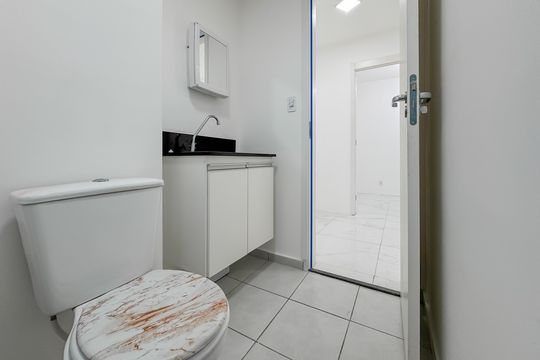 Banheiro de apartamento à venda com 1 quarto, 26m² em Sé, São Paulo