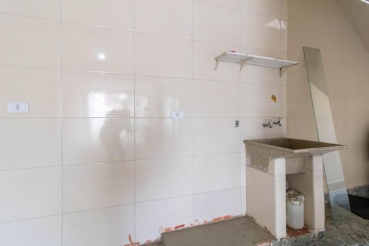 Area de Serviço  de casa para alugar com 2 quartos, 45m² em Parque Continental Ii, Guarulhos