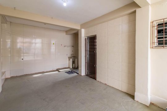 Garagem  de casa para alugar com 2 quartos, 45m² em Parque Continental Ii, Guarulhos