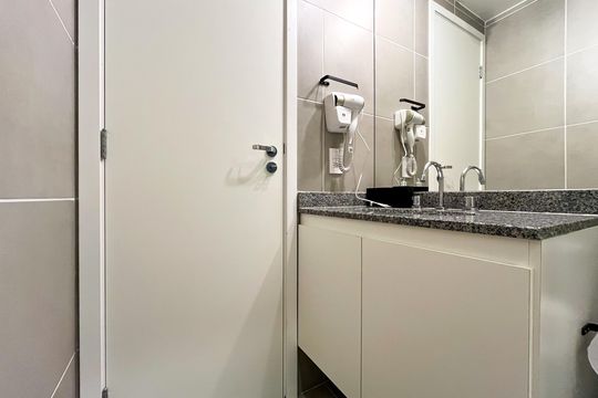 Banheiro Social de apartamento para alugar com 1 quarto, 28m² em Barra Funda, São Paulo
