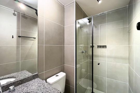 Banheiro Social de apartamento para alugar com 1 quarto, 28m² em Barra Funda, São Paulo