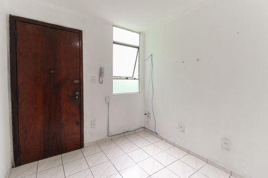 Sala de apartamento para alugar com 3 quartos, 75m² em Itaquera Ii/iii, São Paulo
