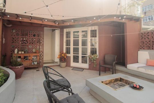 Área Externa de casa para alugar com 3 quartos, 281m² em Jardim Itu, Porto Alegre