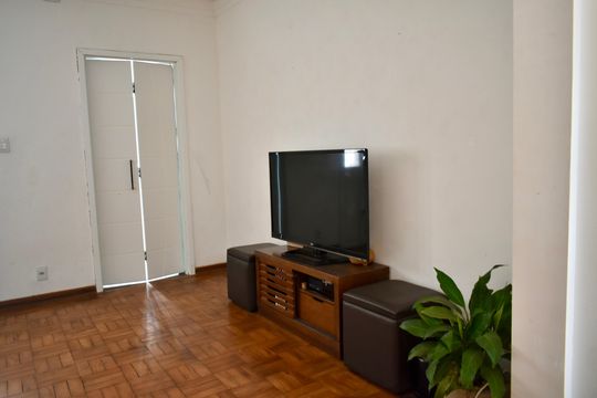 Sala de casa para alugar com 3 quartos, 350m² em Vila Mariana, São Paulo