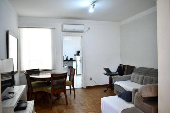 Sala de casa à venda com 3 quartos, 350m² em Vila Mariana, São Paulo