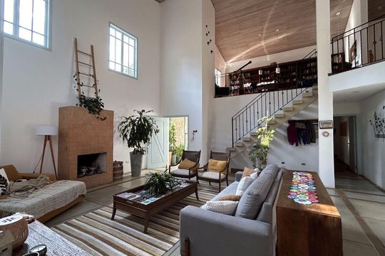 Casa à venda com 3 quartos, 300m² em Cidade São Francisco, São Paulo