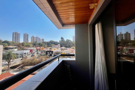 Vista da Sacada de apartamento à venda com 1 quarto, 55m² em Cambuí, Campinas