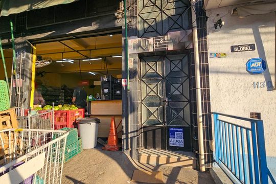 Fachada de apartamento para alugar com 2 quartos, 70m² em Vila Santana, São Paulo