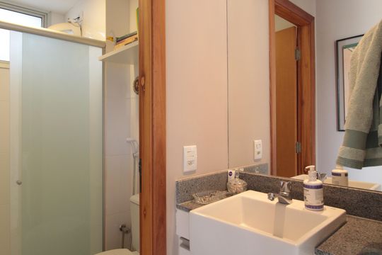 Banheiro Social de apartamento à venda com 2 quartos, 75m² em Itapoã, Belo Horizonte