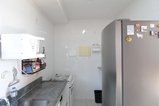 Cozinha e Área de Serviço de apartamento à venda com 2 quartos, 75m² em Itapoã, Belo Horizonte