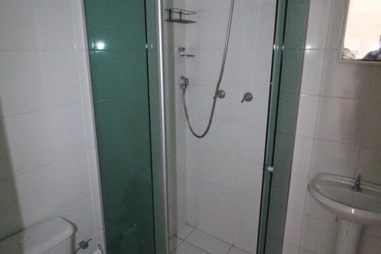 Banheiro de apartamento para alugar com 2 quartos, 50m² em Jardim Copacabana, São José dos Campos