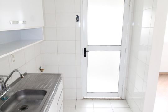 Cozinha de apartamento para alugar com 2 quartos, 50m² em Jardim Copacabana, São José dos Campos