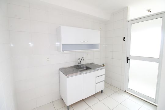 Cozinha de apartamento para alugar com 2 quartos, 50m² em Jardim Copacabana, São José dos Campos