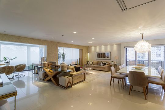 Apartamento à venda com 3 quartos, 247m² em Jardim Luzitania, São Paulo