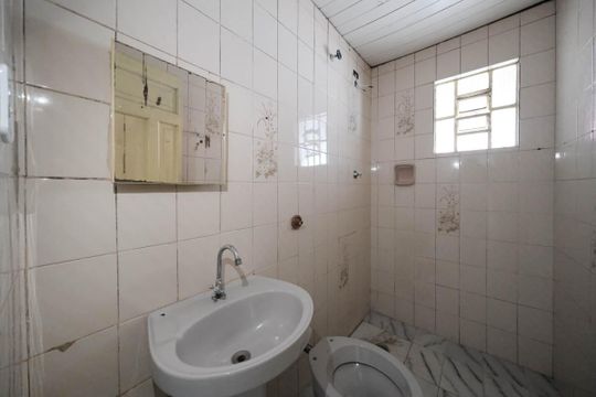 Banheiro de casa para alugar com 1 quarto, 70m² em Vila Uniao (zona Leste), São Paulo