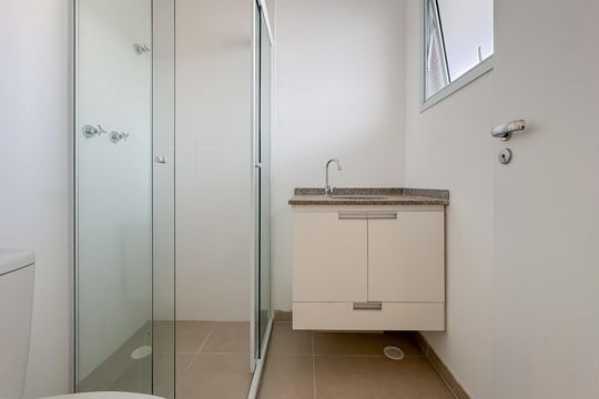 Banheiro de apartamento à venda com 1 quarto, 30m² em Vila Dom Pedro I, São Paulo