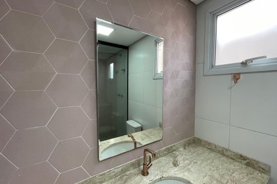 Banheiro Social de casa de condomínio para alugar com 3 quartos, 159m² em Jardim Rebelato, Cotia