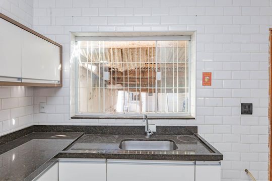 Cozinha de casa à venda com 3 quartos, 160m² em Vila Brasilina, São Paulo