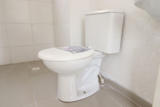Banheiro Social de apartamento à venda com 2 quartos, 40m² em Sarandi, Porto Alegre
