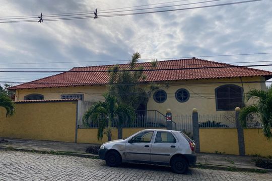 Fachada de casa à venda com 5 quartos, 500m² em Pitangueiras, Rio de Janeiro