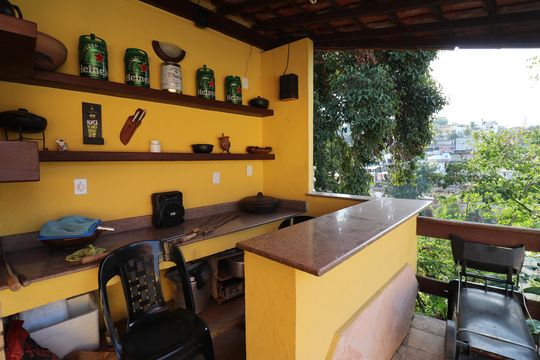 Área da piscina de casa à venda com 5 quartos, 500m² em Pitangueiras, Rio de Janeiro