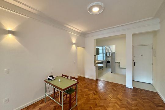 Sala de apartamento à venda com 2 quartos, 70m² em Copacabana, Rio de Janeiro