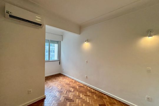 Suíte de apartamento à venda com 2 quartos, 70m² em Copacabana, Rio de Janeiro