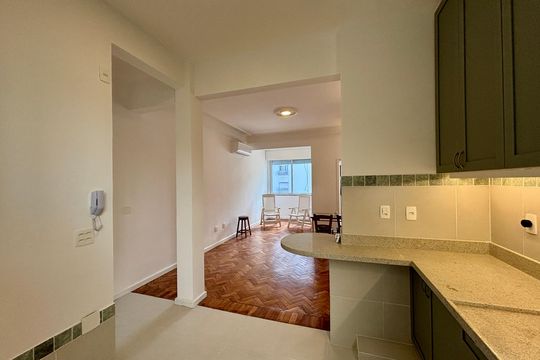 Cozinha/área de serviço de apartamento à venda com 2 quartos, 70m² em Copacabana, Rio de Janeiro