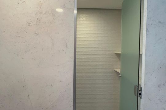 Banheiro de apartamento à venda com 1 quarto, 107m² em Sumarezinho, São Paulo