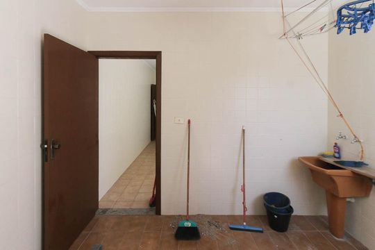 Área de Serviço de casa para alugar com 3 quartos, 370m² em Jardim Vila Formosa, São Paulo