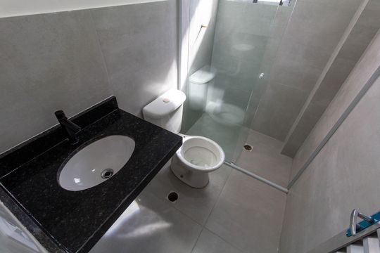Banheiro de kitnet/studio para alugar com 1 quarto, 39m² em Jardim Belem, São Paulo