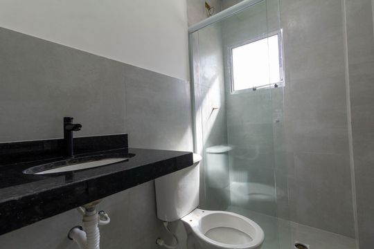 Banheiro de kitnet/studio para alugar com 1 quarto, 39m² em Jardim Belem, São Paulo