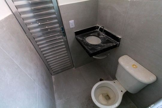 Banheiro de kitnet/studio para alugar com 1 quarto, 39m² em Jardim Belem, São Paulo