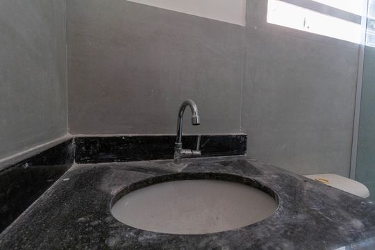 Banheiro de kitnet/studio para alugar com 1 quarto, 39m² em Jardim Belem, São Paulo