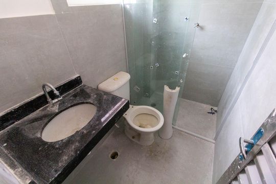 Banheiro de kitnet/studio para alugar com 1 quarto, 39m² em Jardim Belem, São Paulo